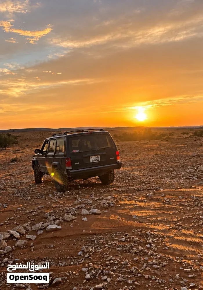 Jeep Cherokee 2000 photo 2