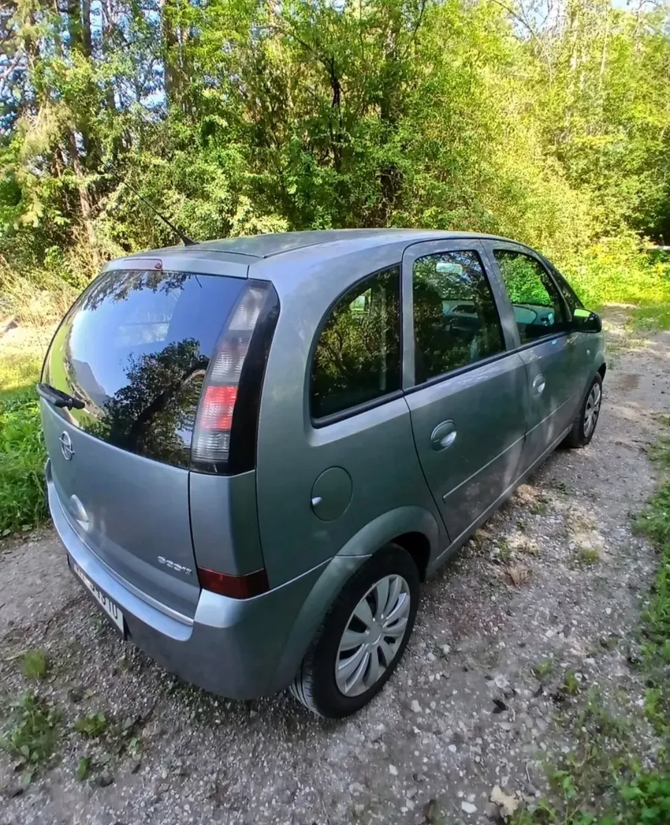 Opel Meriva 2010 photo 2