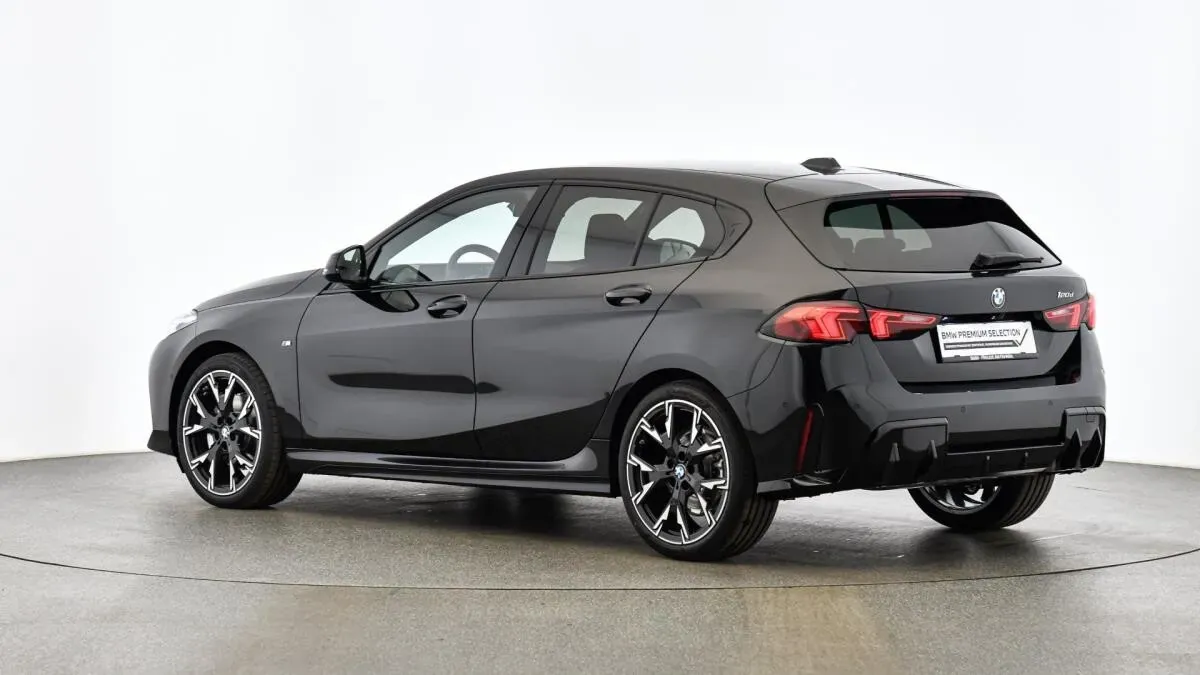 BMW 1 Series 2025 photo 3