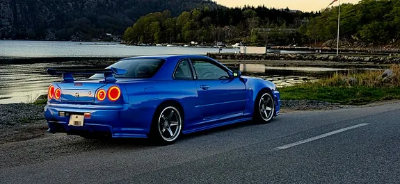 Nissan Skyline 1998 photo 2