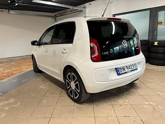 Volkswagen Up 2013 photo 3