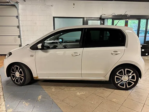 Volkswagen Up 2013 photo 2