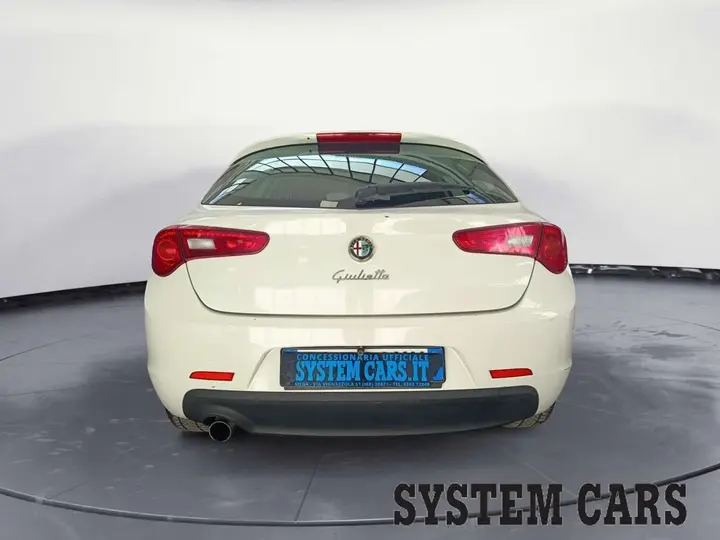 Alfa Romeo Giulietta 2011 photo 4