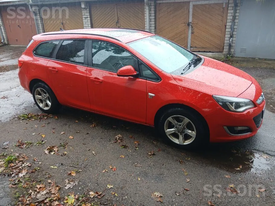 Opel Astra 2013 photo 3
