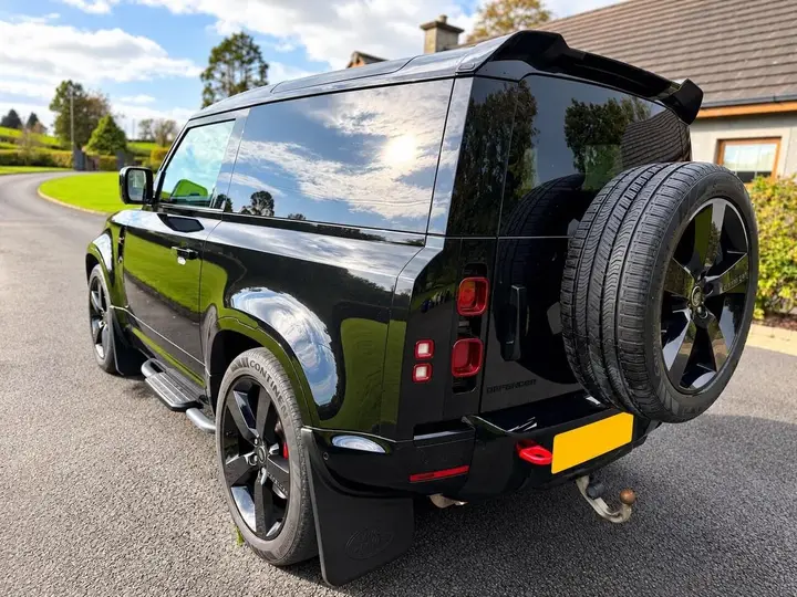 Land Rover Defender 2022 photo 3