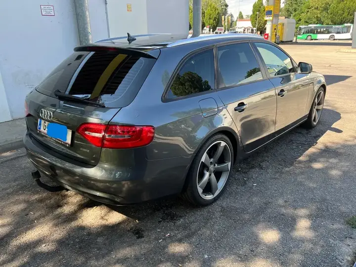 Audi A4 2015 photo 2