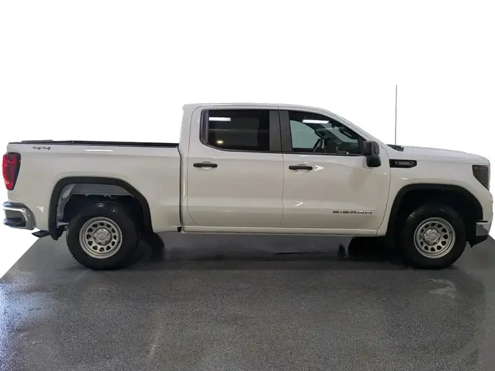 GMC Sierra 1500 2026 photo 2