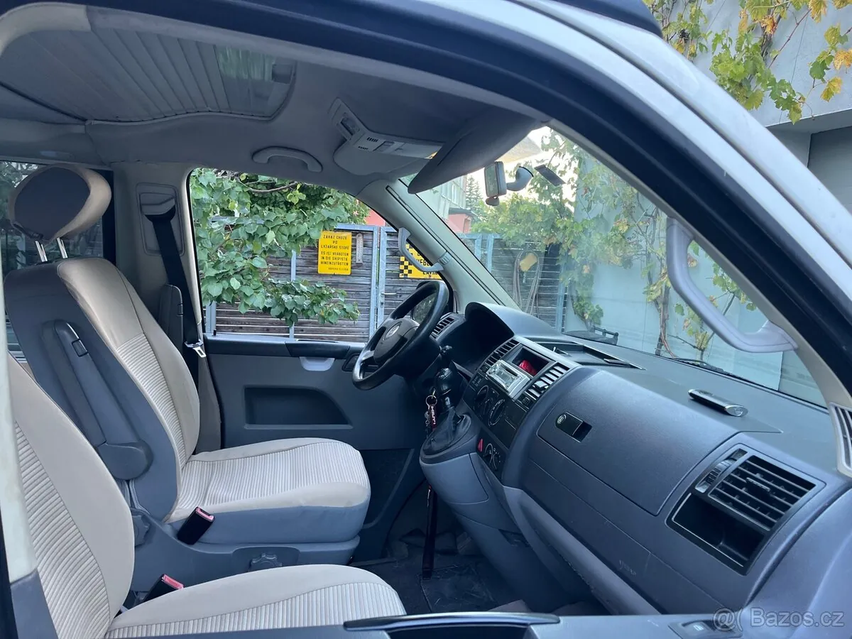 Volkswagen T5 2009 photo 3