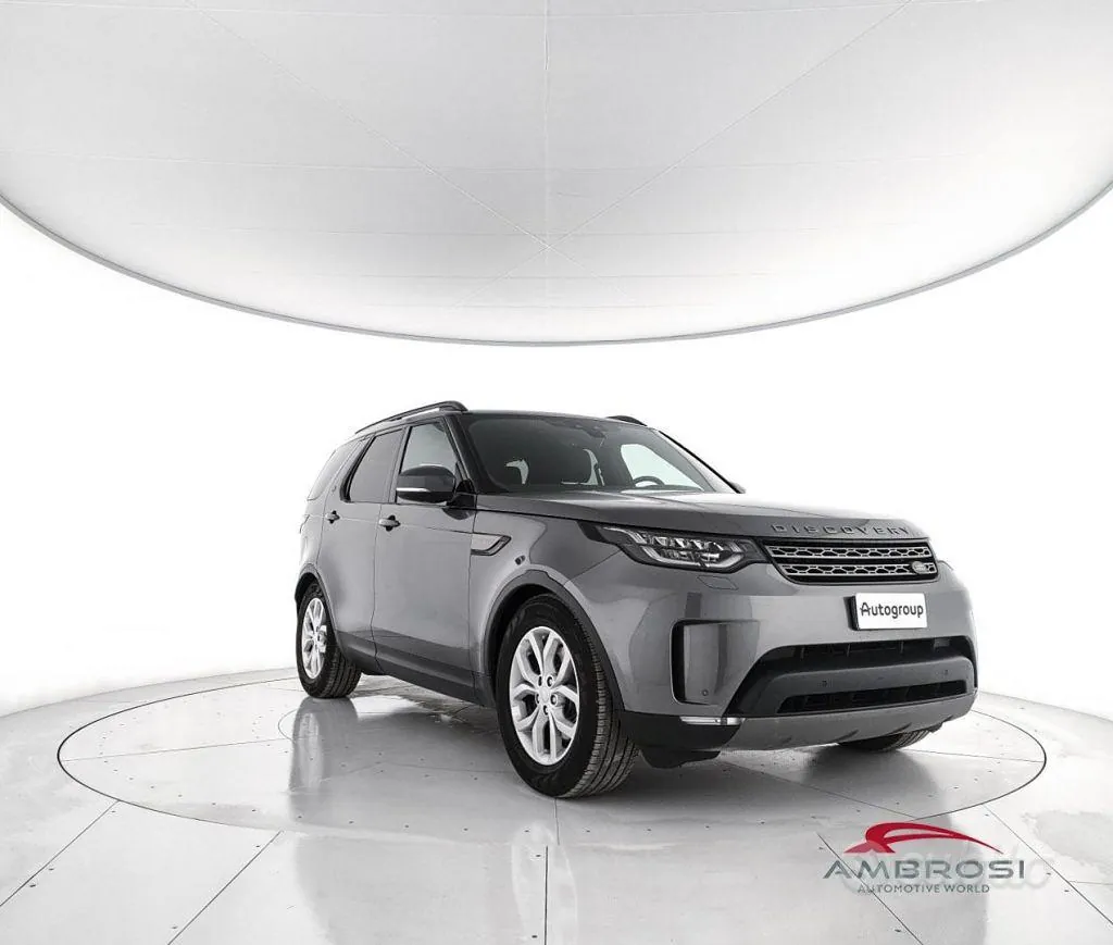 Land Rover Discovery 2018 photo 2
