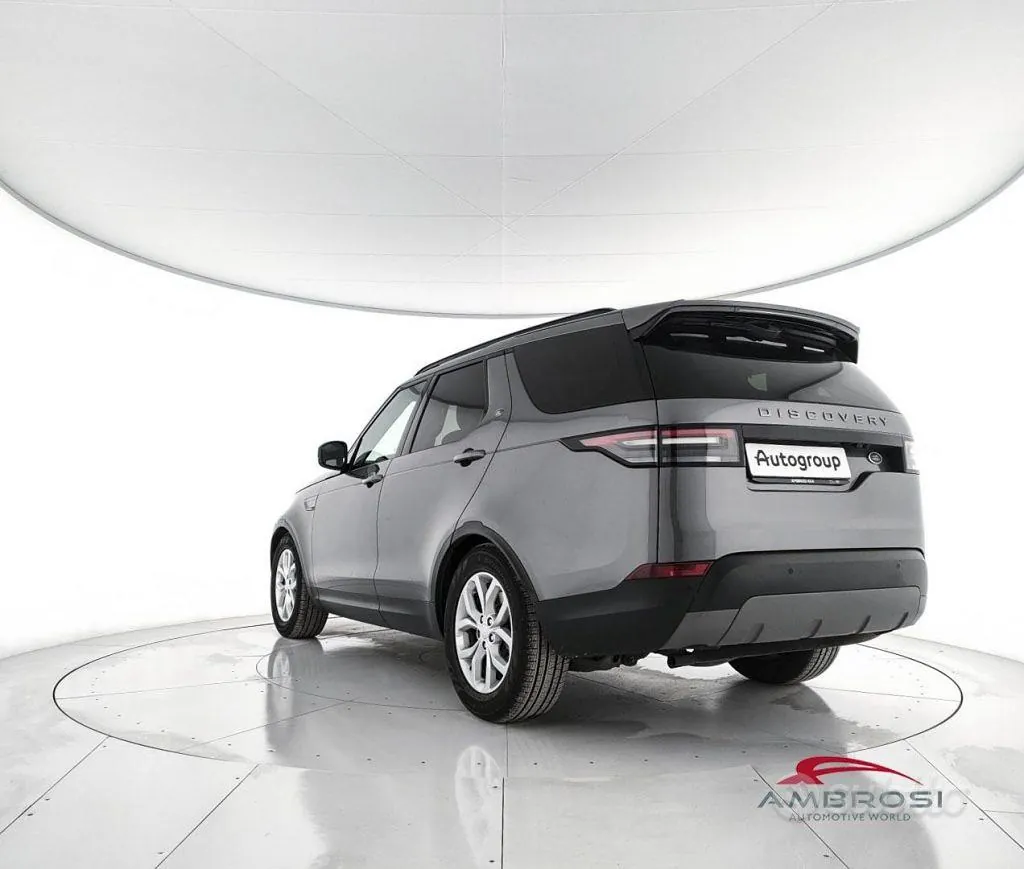 Land Rover Discovery 2018 photo 4