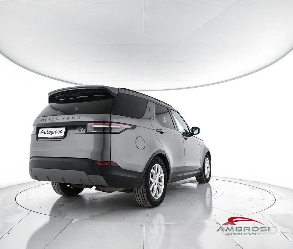 Land Rover Discovery 2018 photo 3