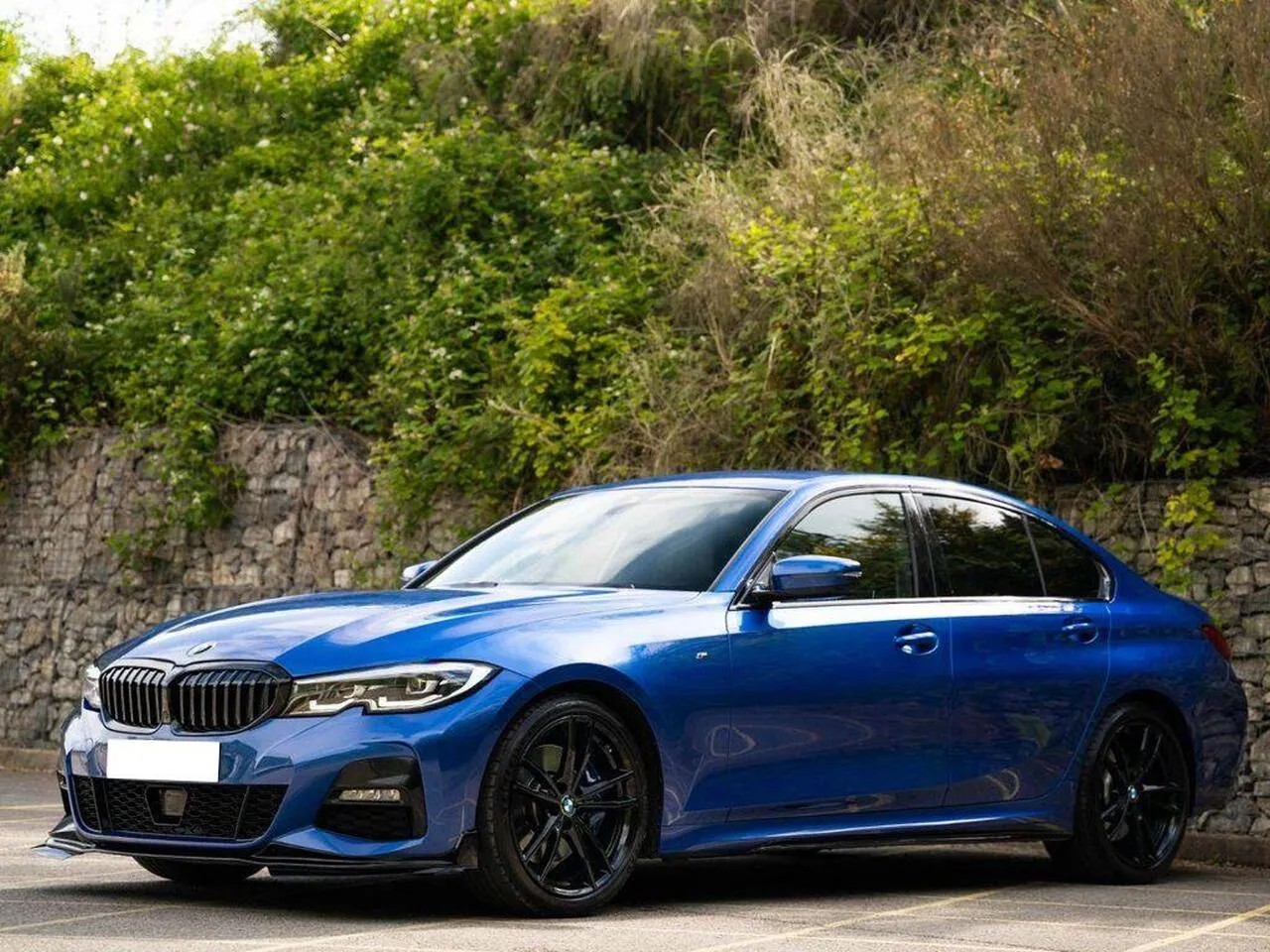 BMW 3 Series 2020 photo 3