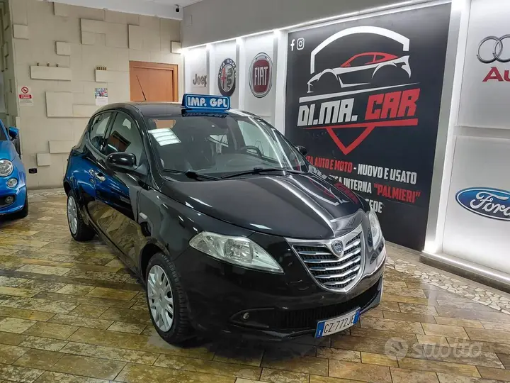Lancia Ypsilon