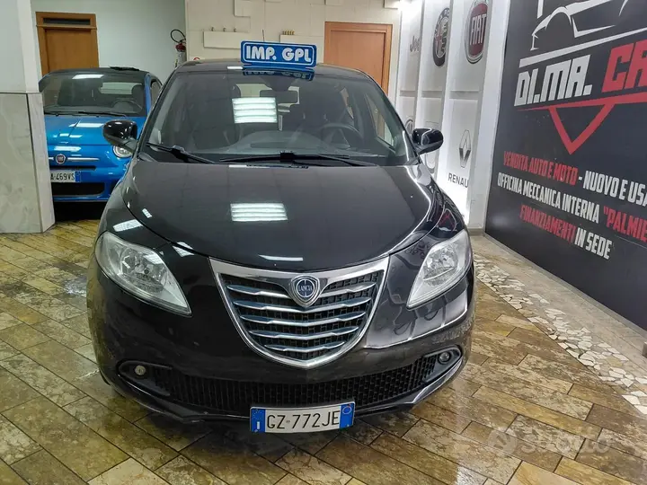 Lancia Ypsilon 2013 photo 2