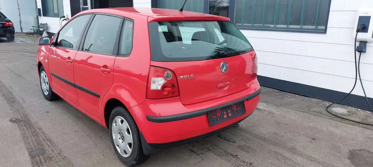 Volkswagen Polo 2002 photo 3