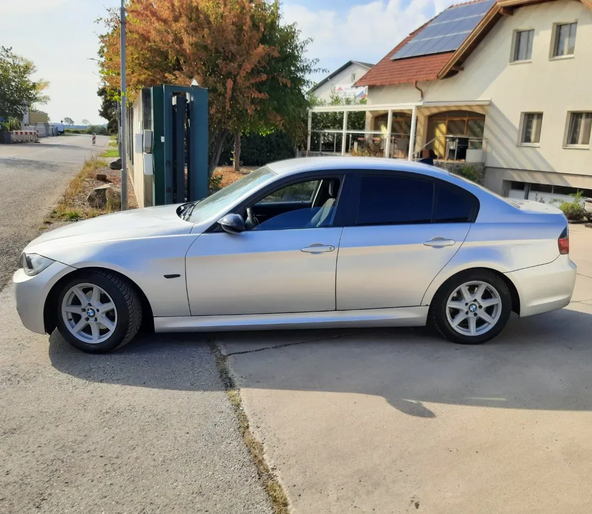 BMW 3 Series 2006 photo 2