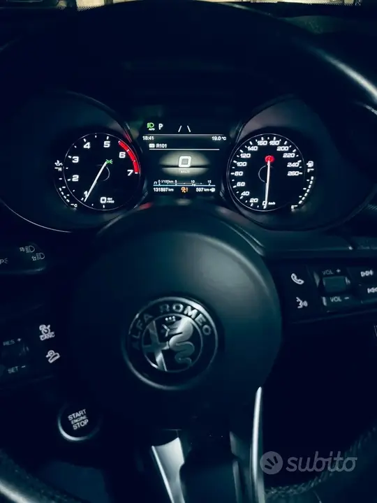 Alfa Romeo Stelvio 2021 photo 2
