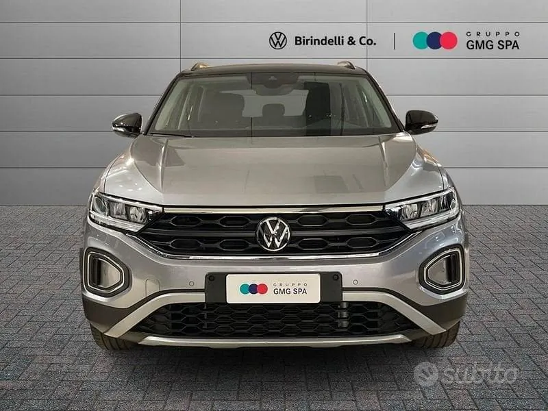 Volkswagen T-Roc 2023 photo 2