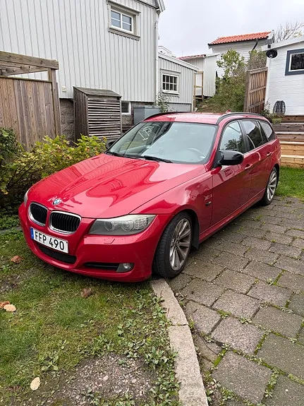 BMW 320I 2011 photo 2