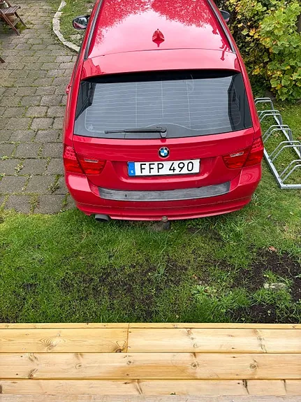 BMW 320I 2011 photo 3