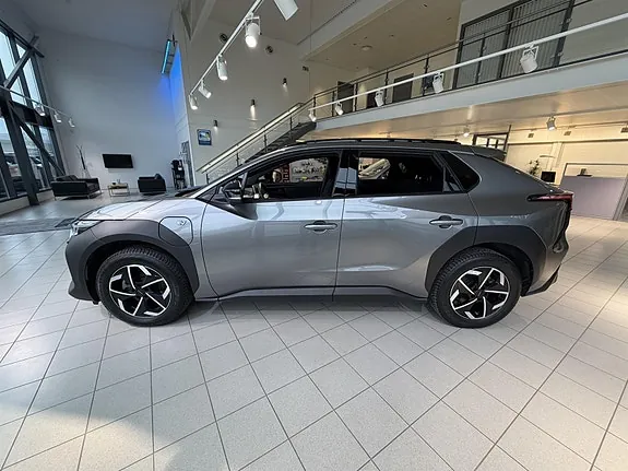 Subaru Solterra 2023 photo 2