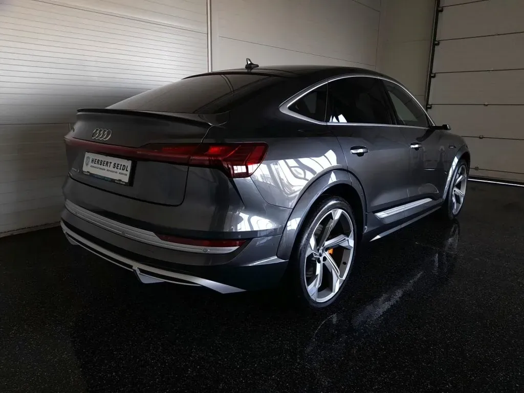Audi E-Tron 2022 photo 2