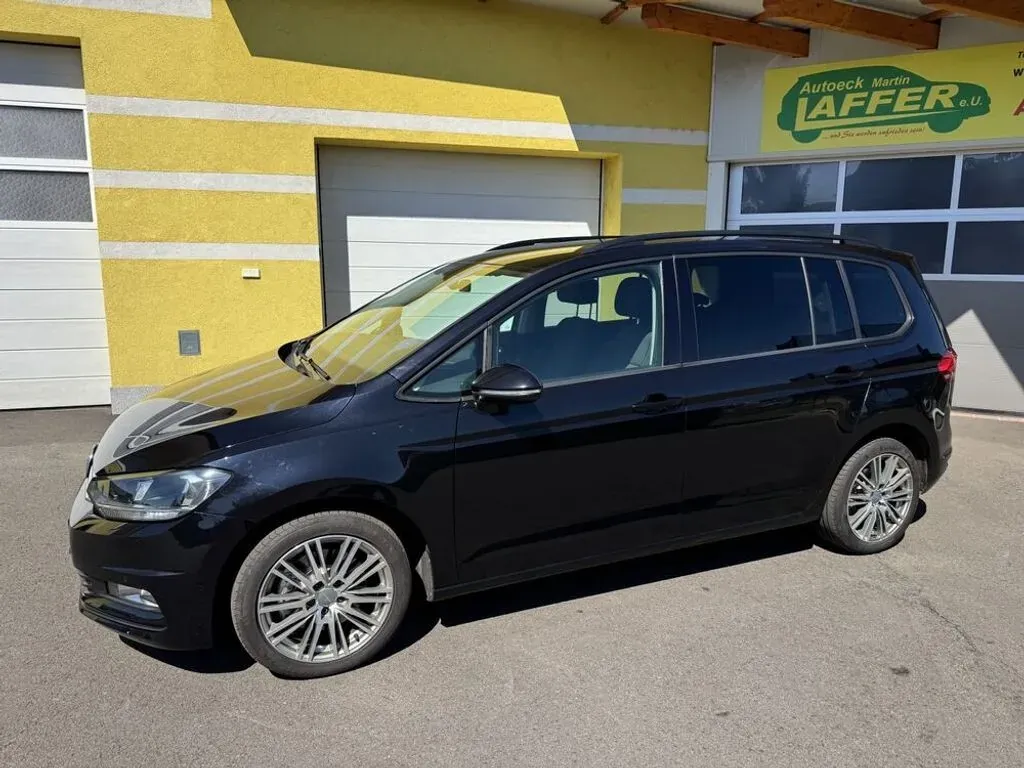 Volkswagen Touran 2015 photo 2