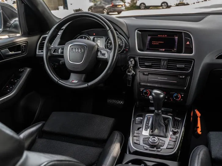Audi Q5 2012 photo 2