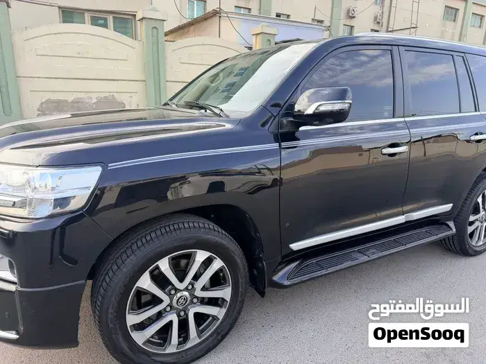 Toyota Land Cruiser 2017 photo 4