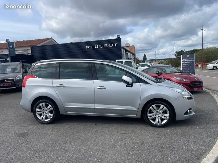 Peugeot 5008 2012 photo 3