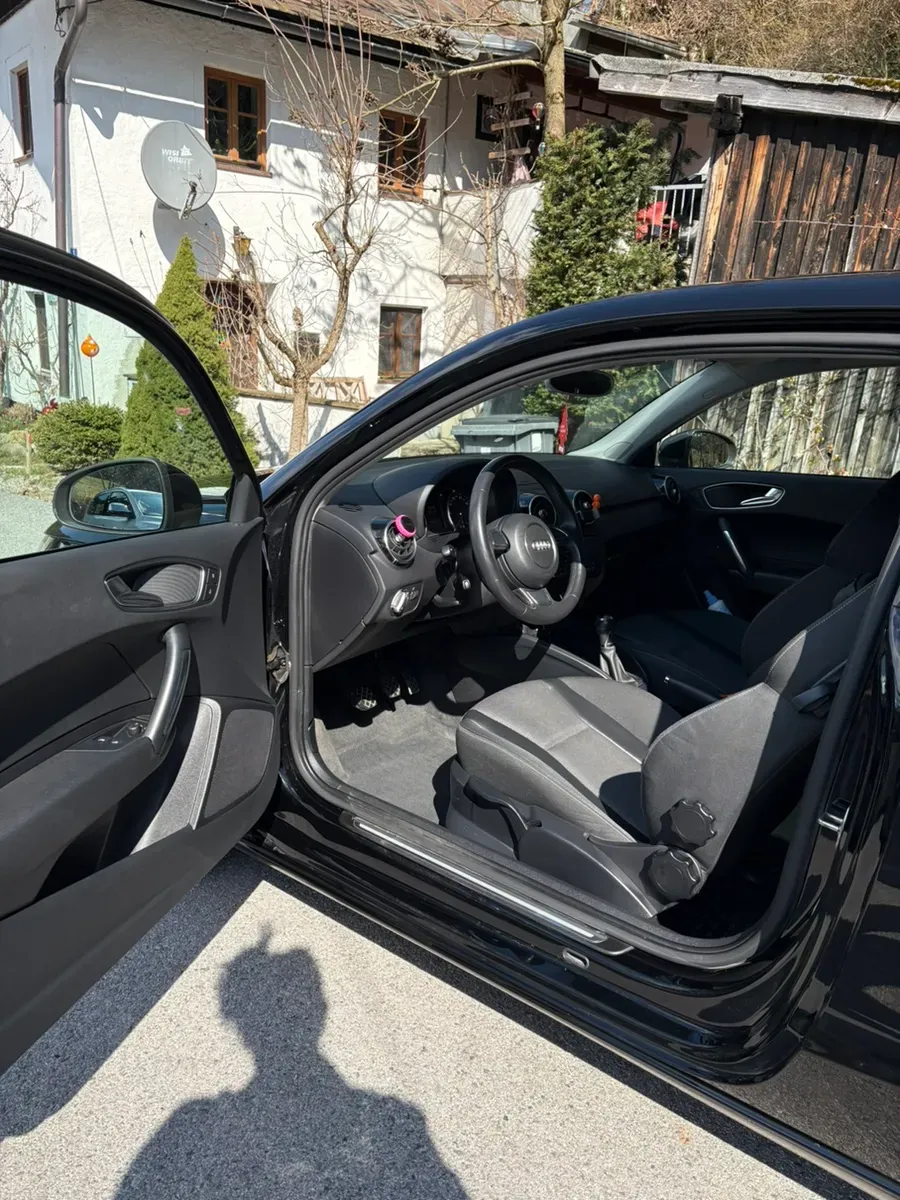 Audi A1 2012 photo 2