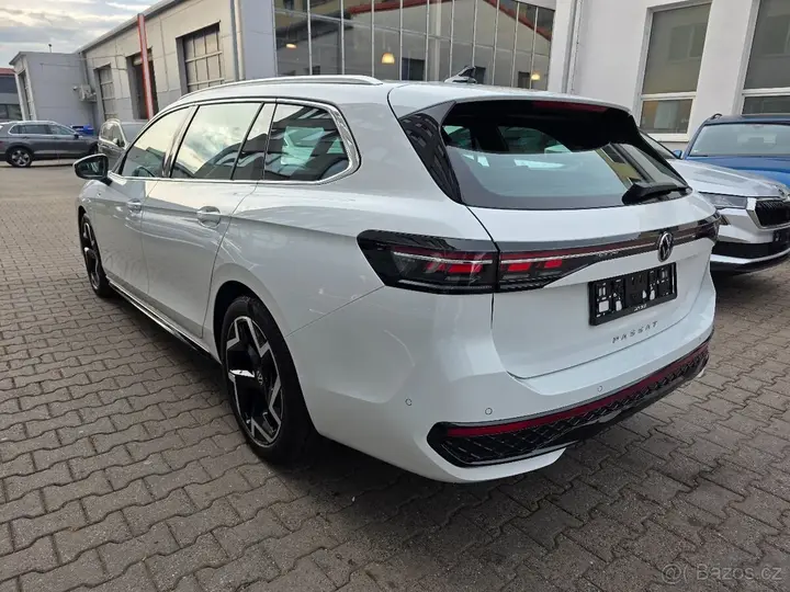 Volkswagen Passat 2024 photo 4