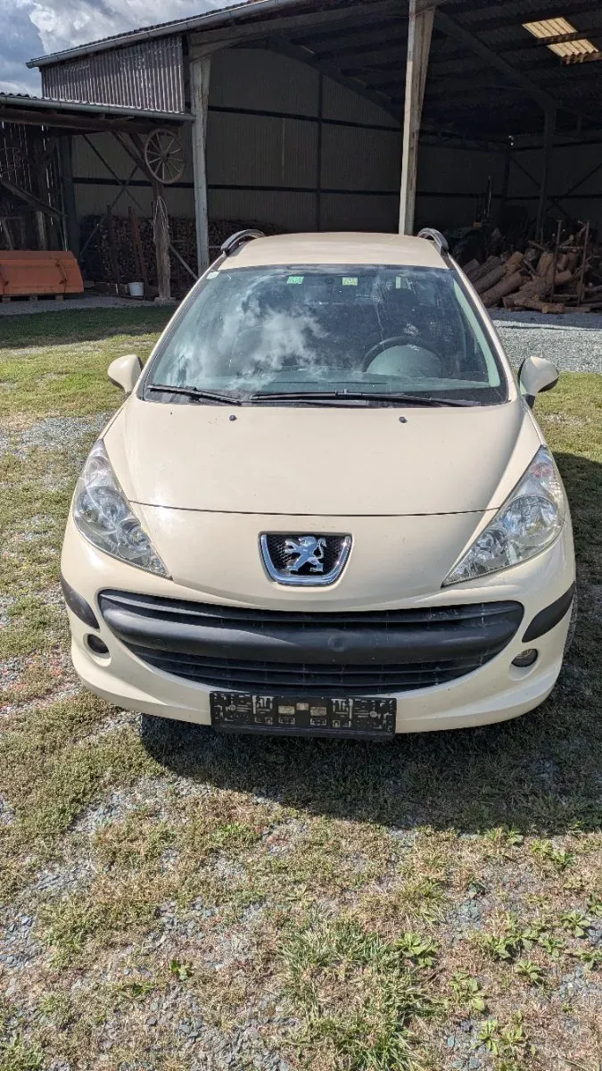 Peugeot 207 2008 photo 2