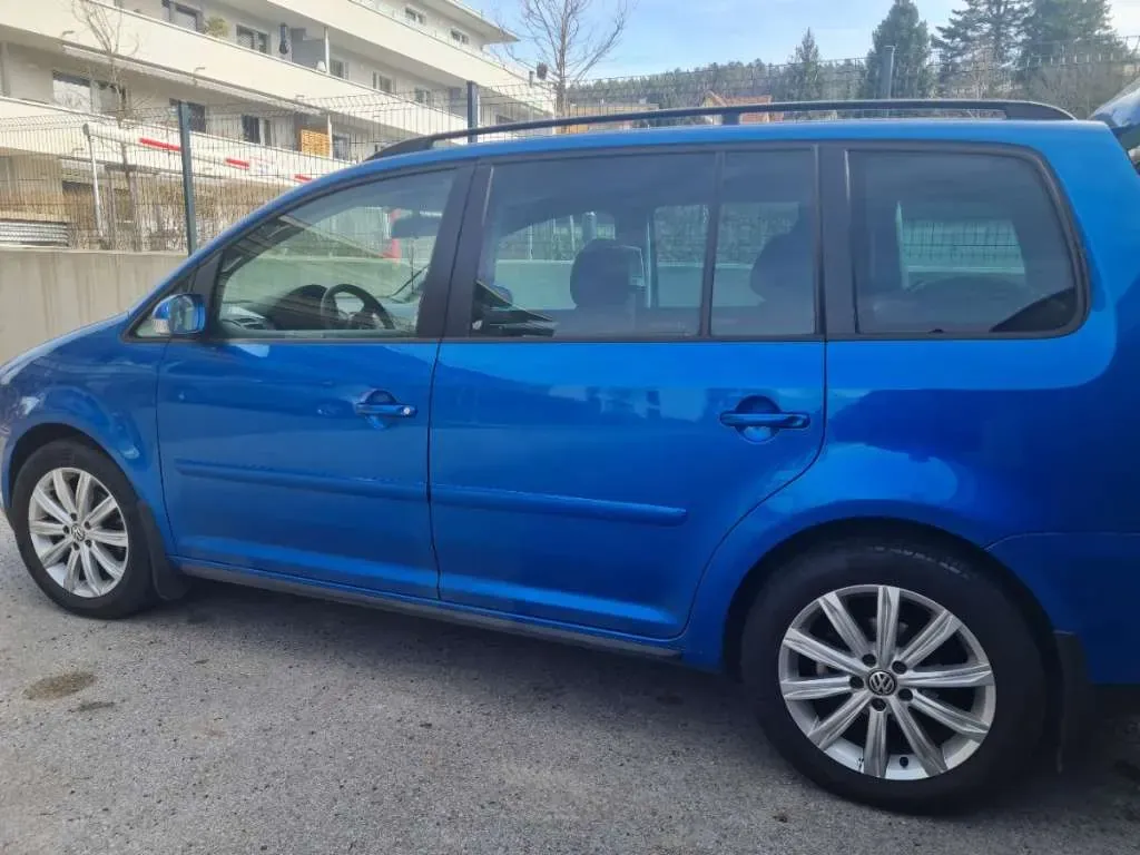 Volkswagen Touran 2005 photo 2