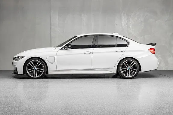 BMW 330E 2018 photo 4