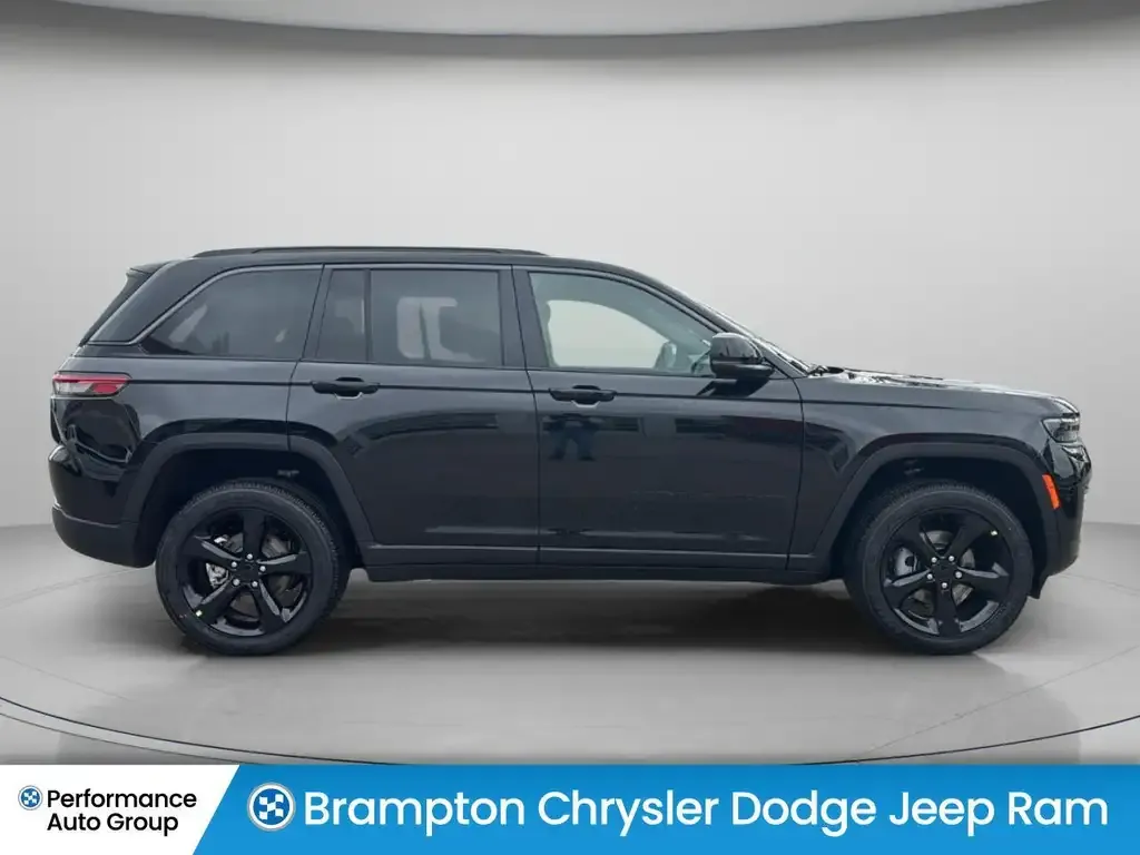 Jeep Grand Cherokee 2026 photo 4