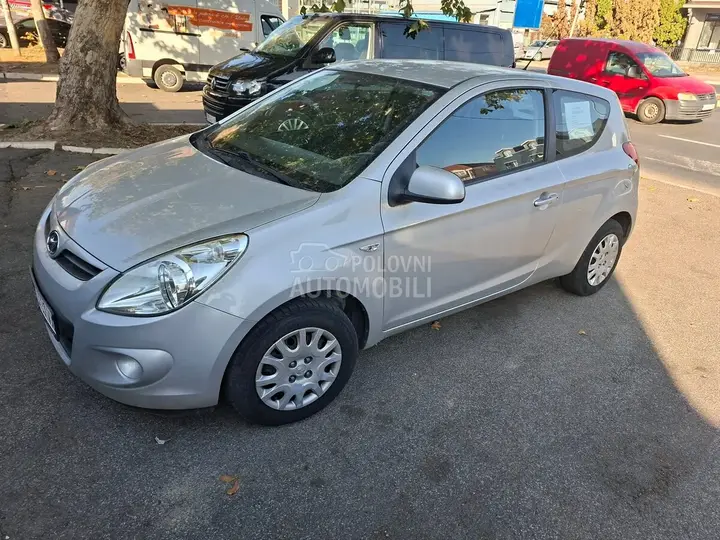 Hyundai I20 2011 photo 2
