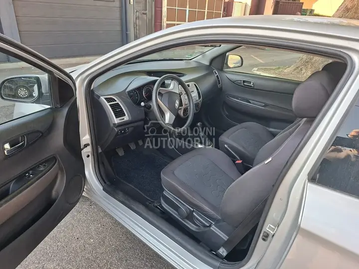 Hyundai I20 2011 photo 5