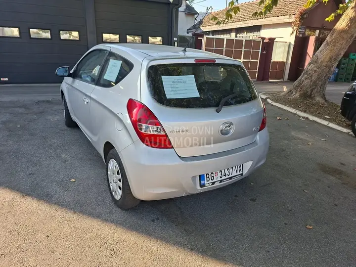 Hyundai I20 2011 photo 3