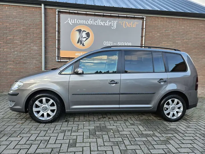 Volkswagen Touran 2008 photo 3
