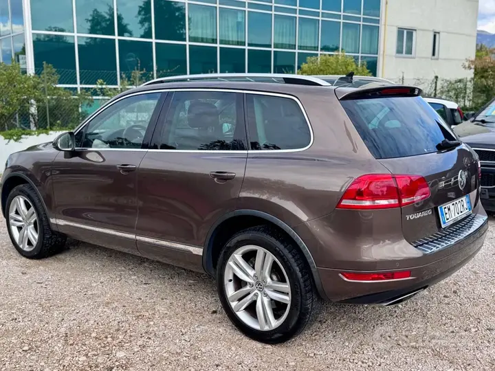 Volkswagen Touareg 2013 photo 2