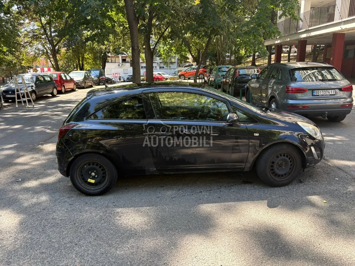 Opel Corsa D 2012 photo 3