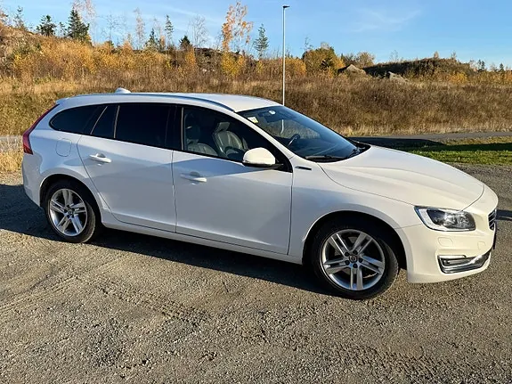 Volvo V60 2018 photo 2
