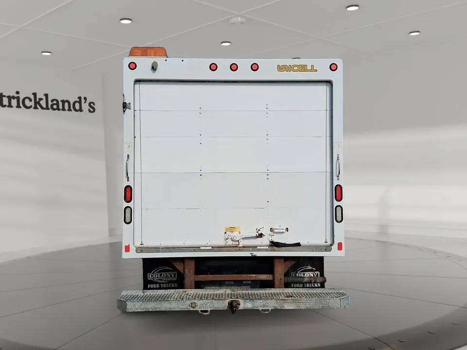 Ford Econoline 2018 photo 3