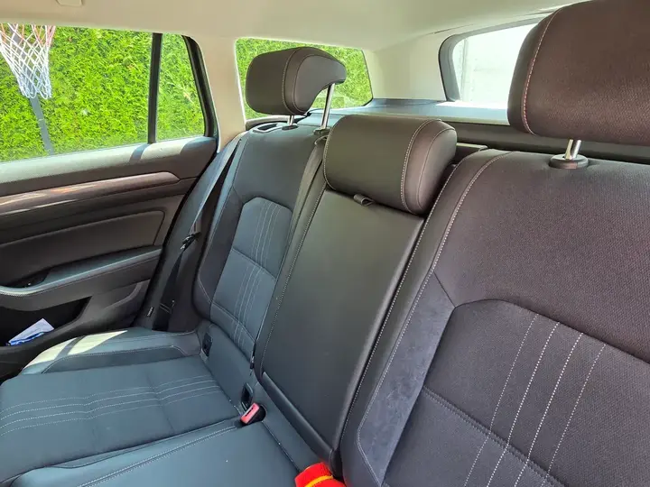 Volkswagen Passat 2017 photo 2