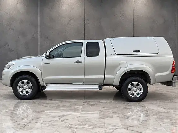 Toyota Hilux 2014 photo 2