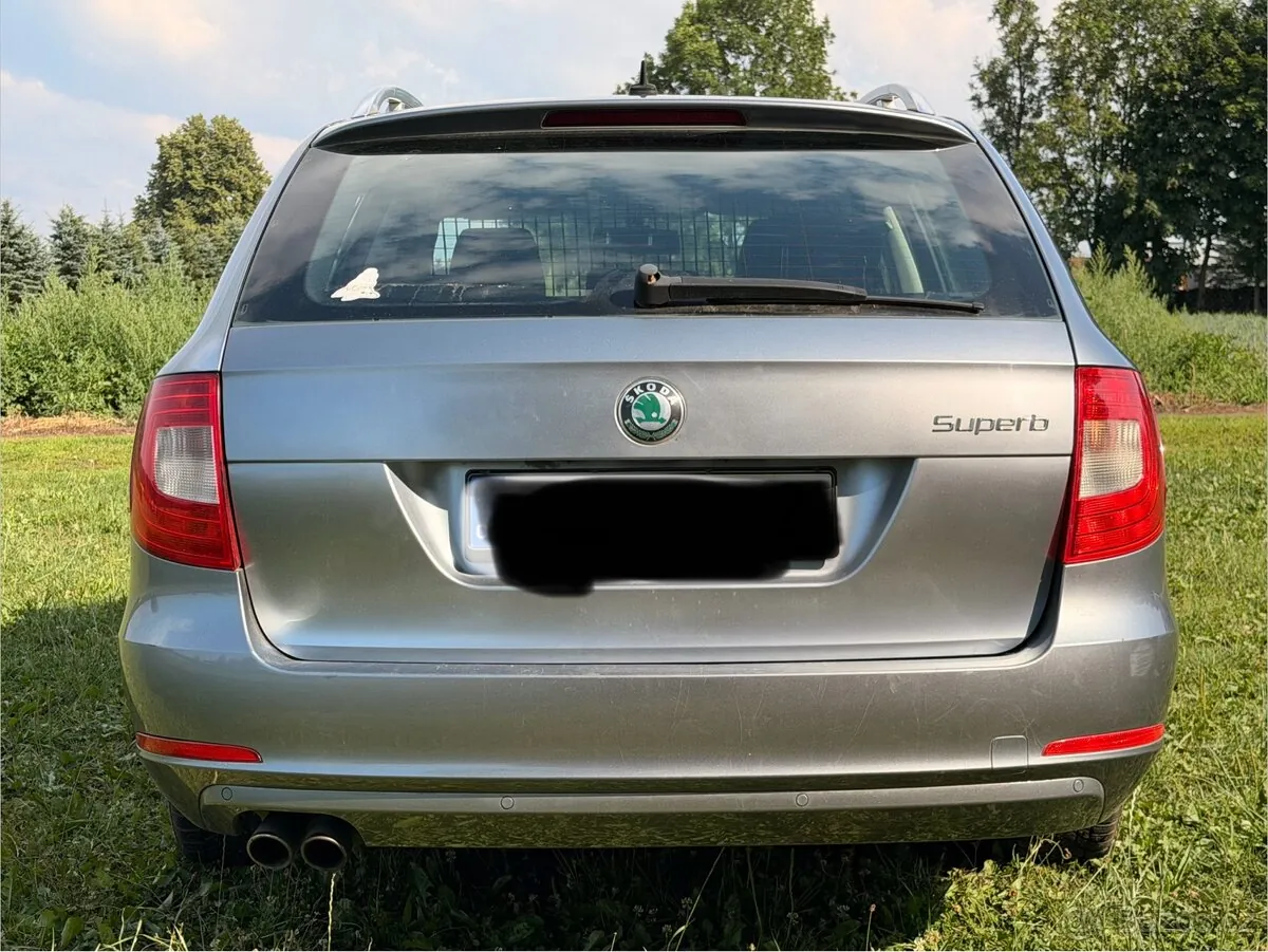 Skoda Superb 2010 photo 3