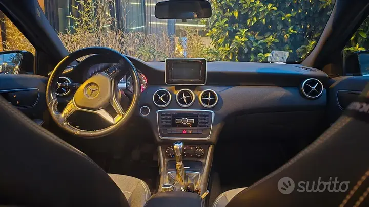Mercedes-Benz A 2015 photo 4