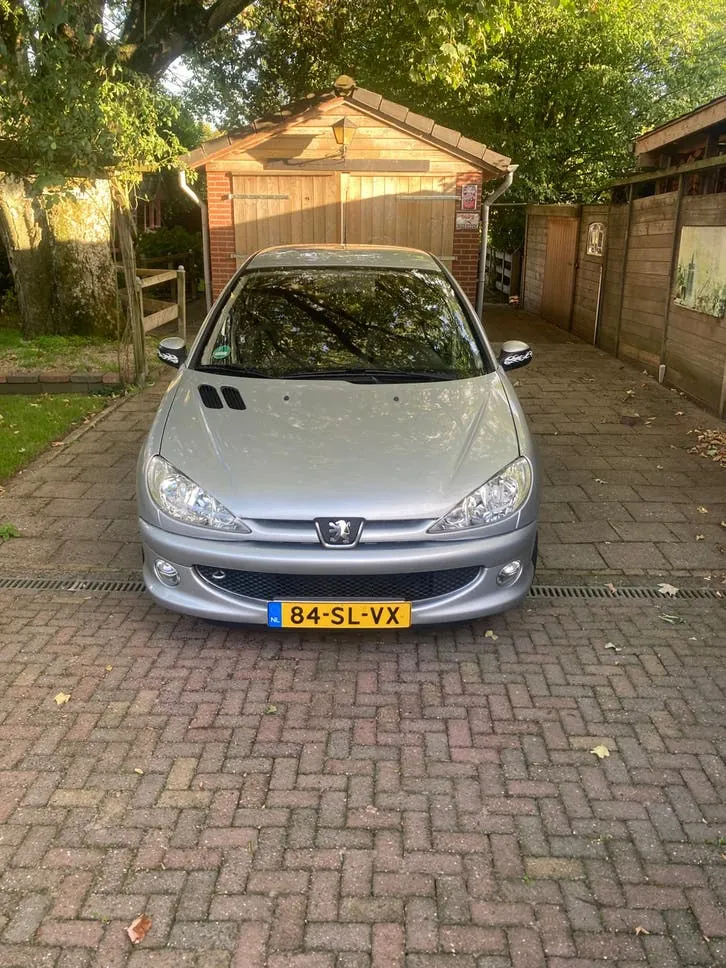 Peugeot 206