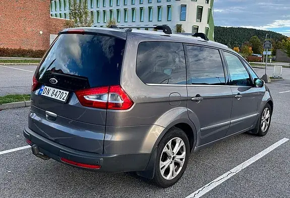 Ford Galaxy 2012 photo 5
